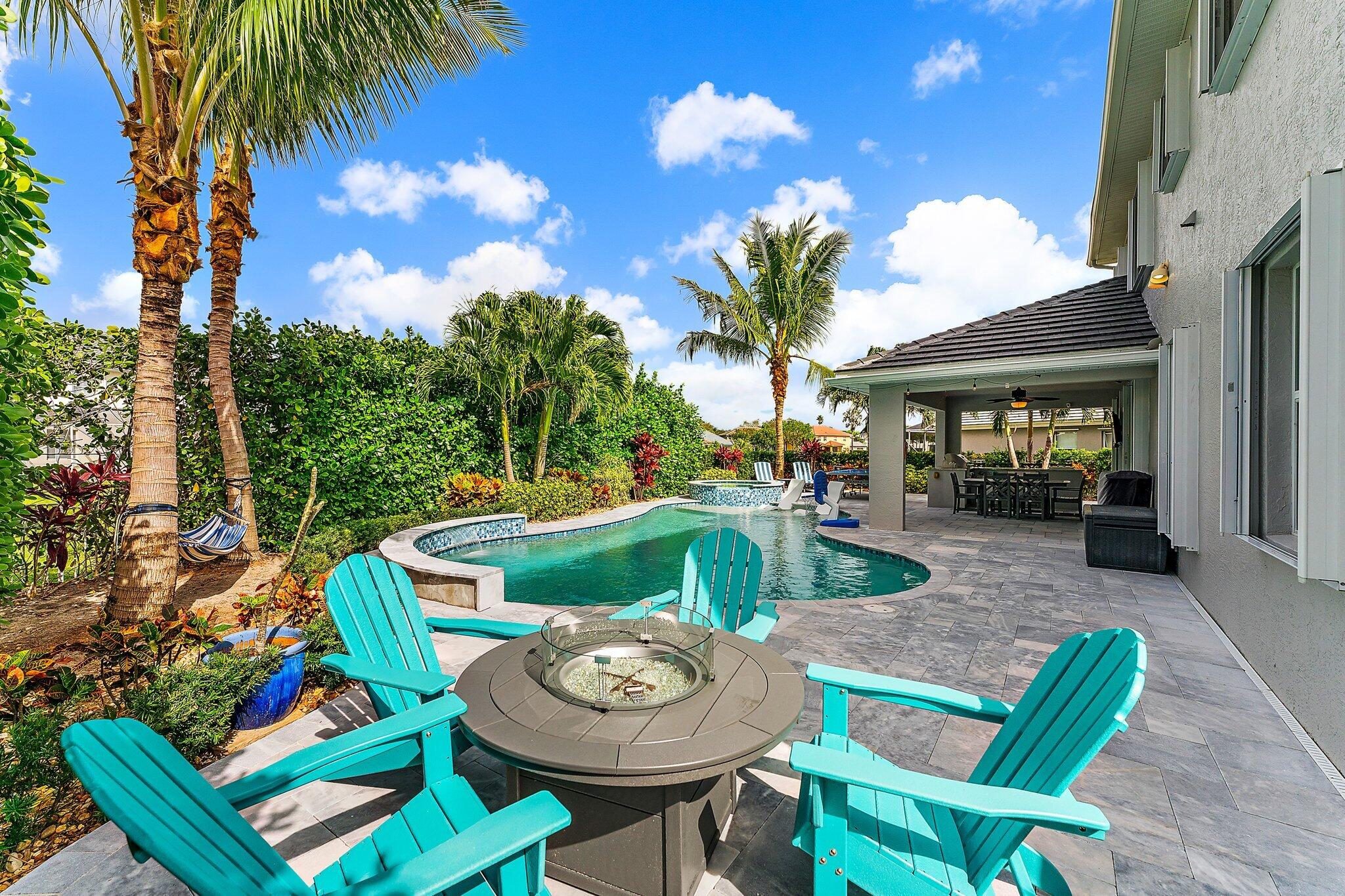 573 E Cocoplum Drive E