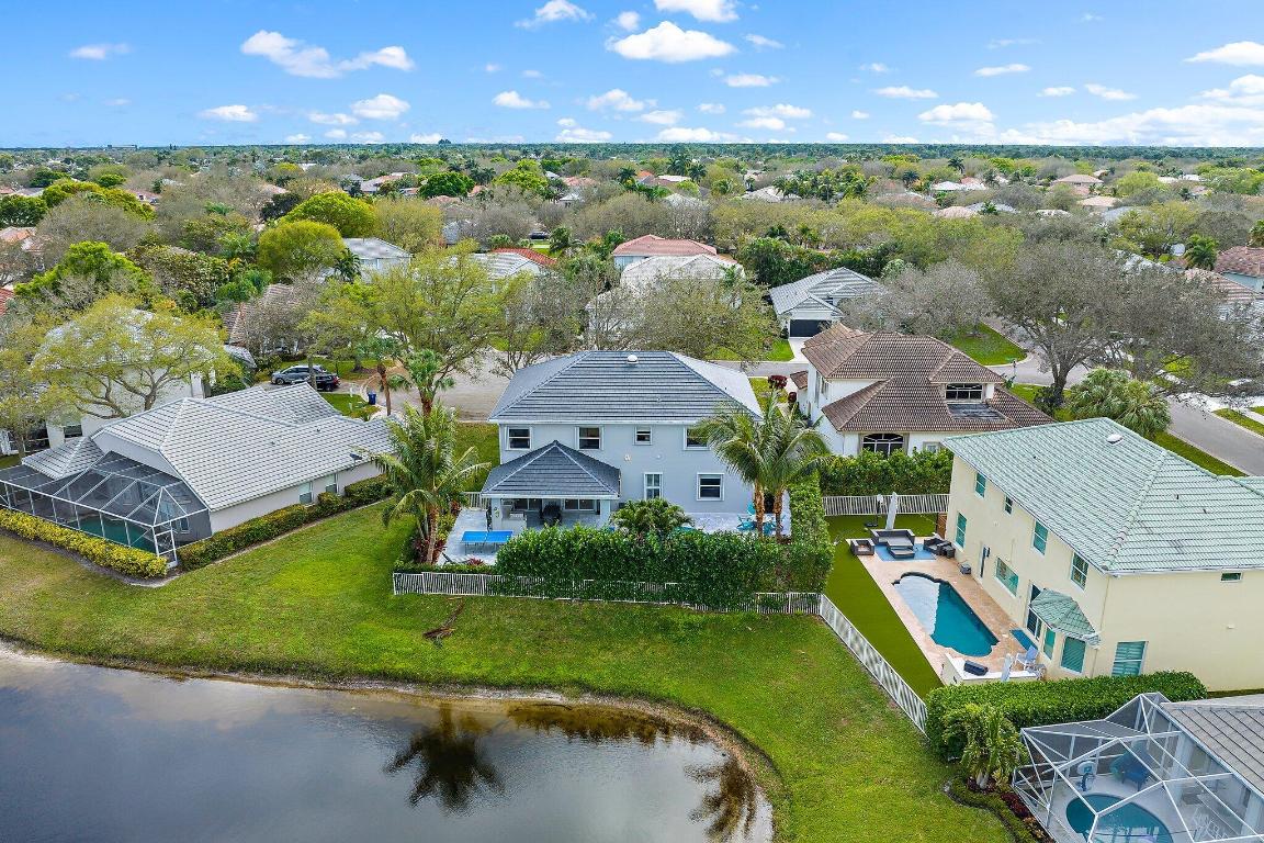 573 E Cocoplum Drive E