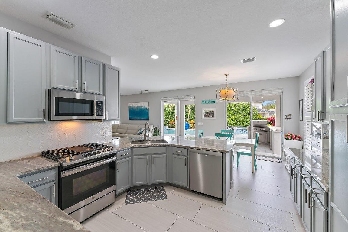 573 E Cocoplum Drive E