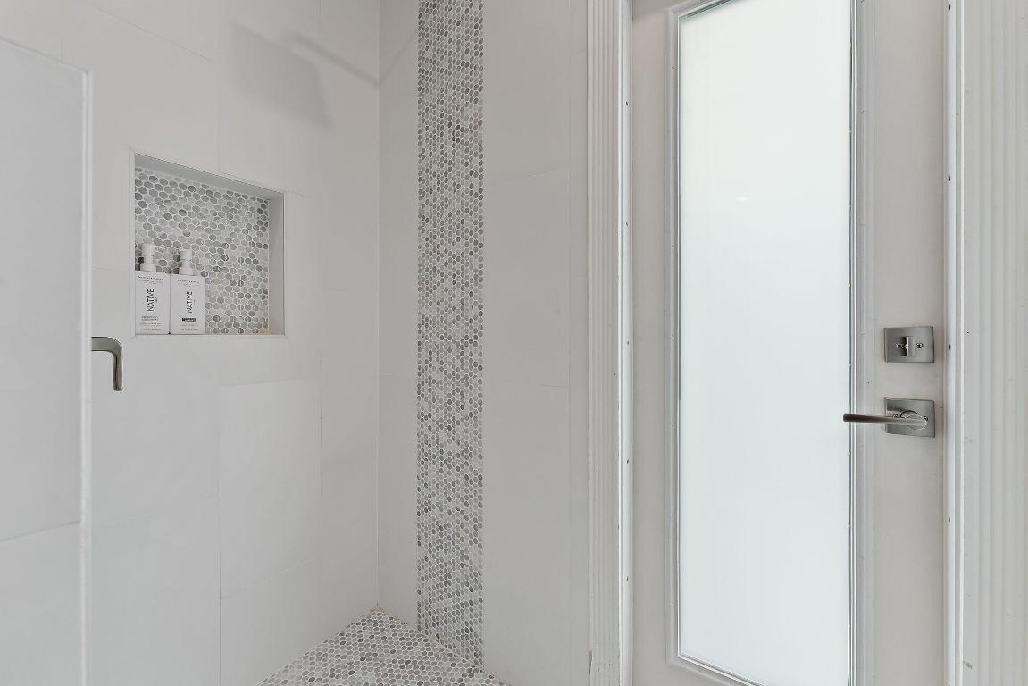 573 E Cocoplum Drive E