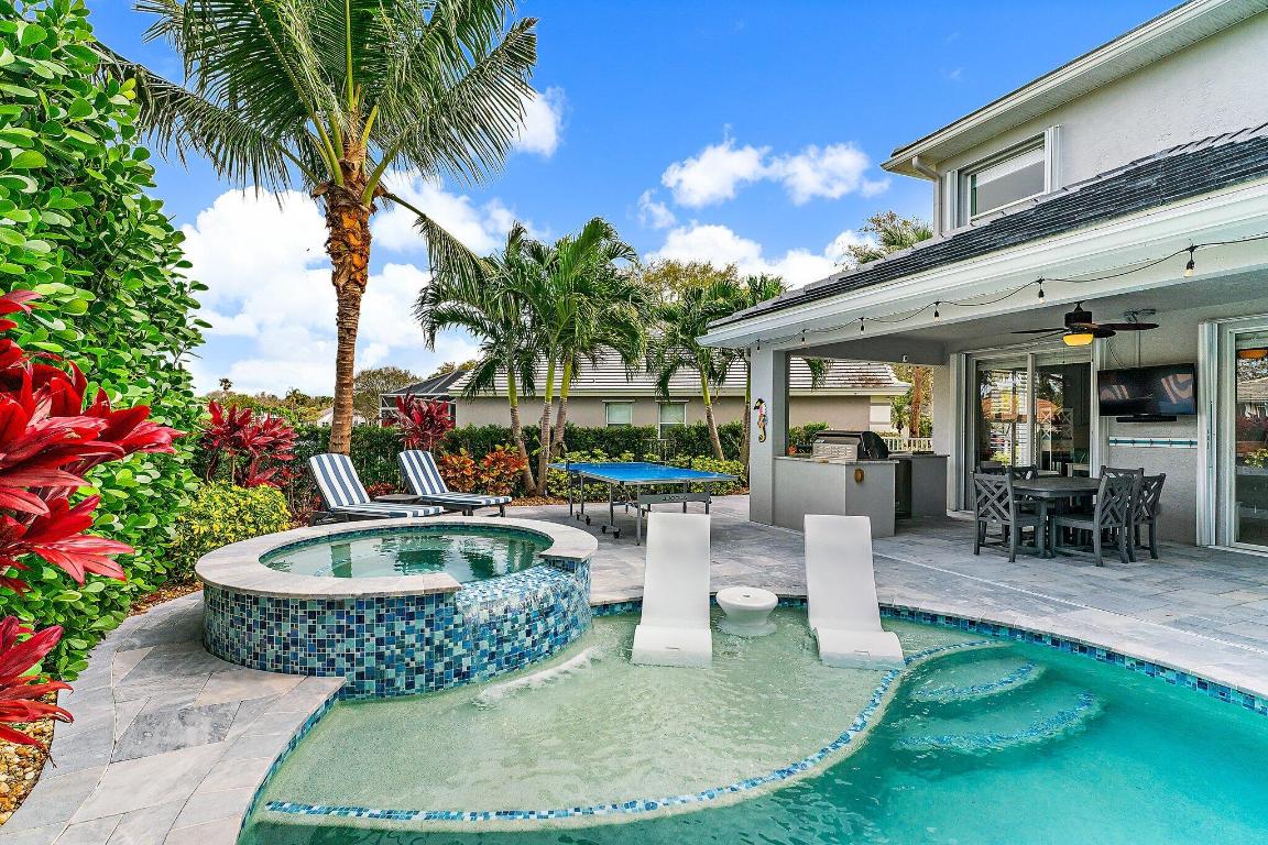 573 E Cocoplum Drive E