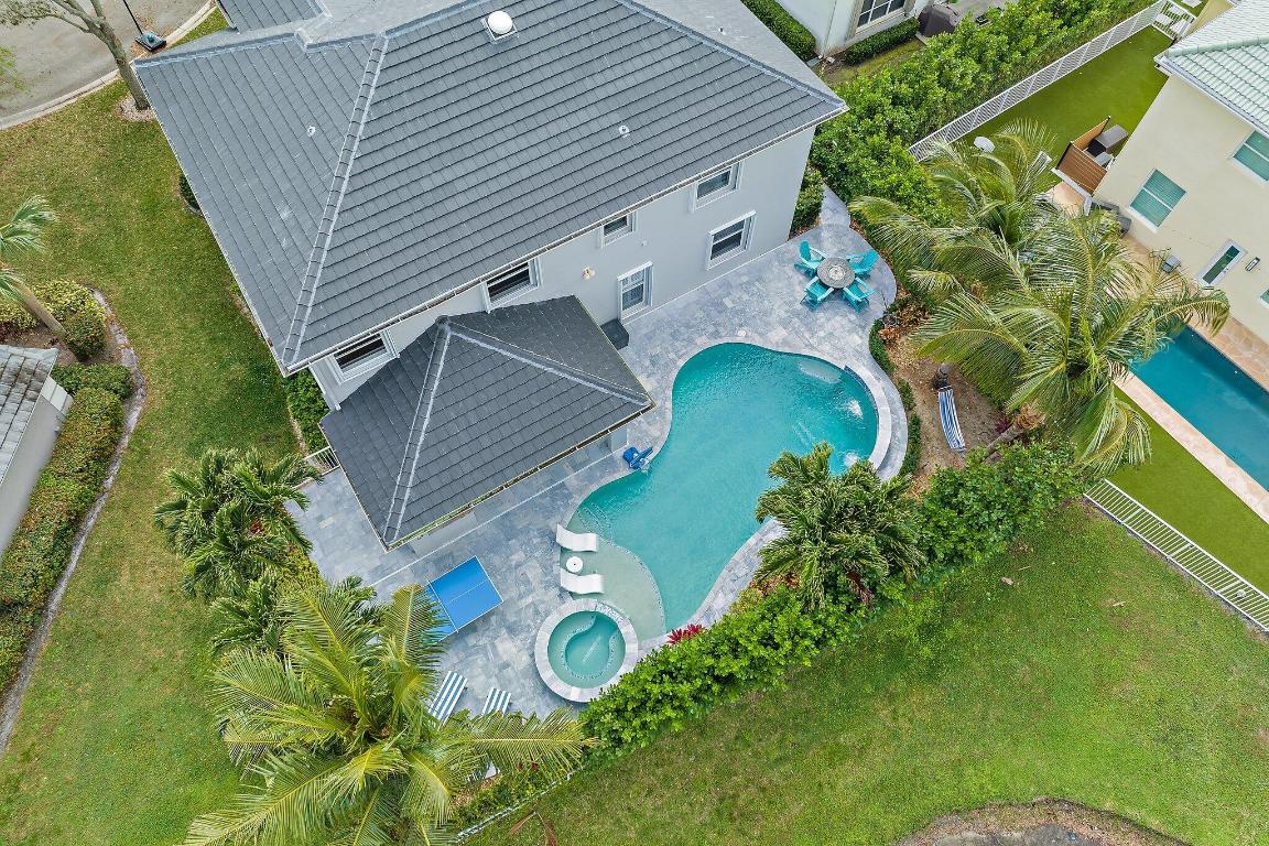 573 E Cocoplum Drive E