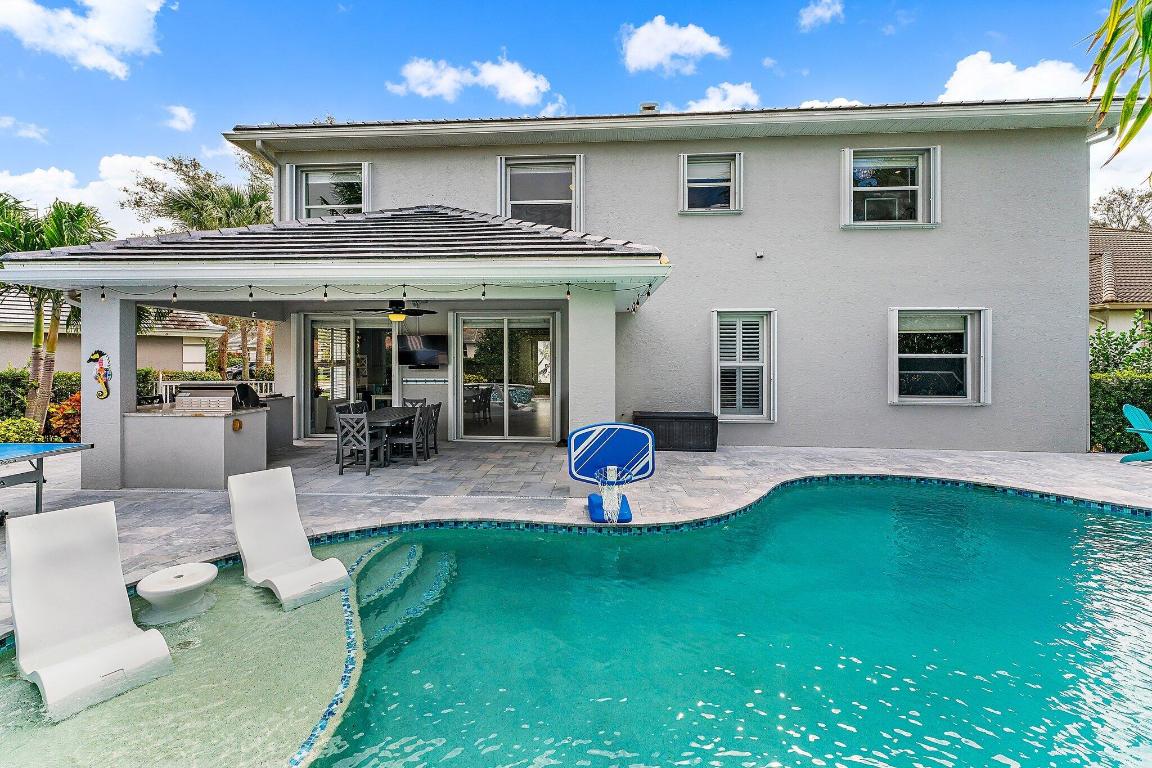 573 E Cocoplum Drive E