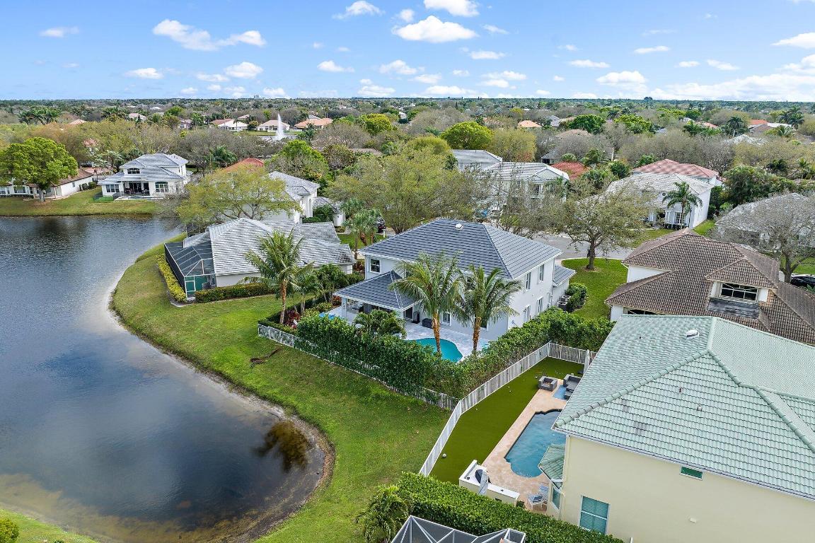 573 E Cocoplum Drive E