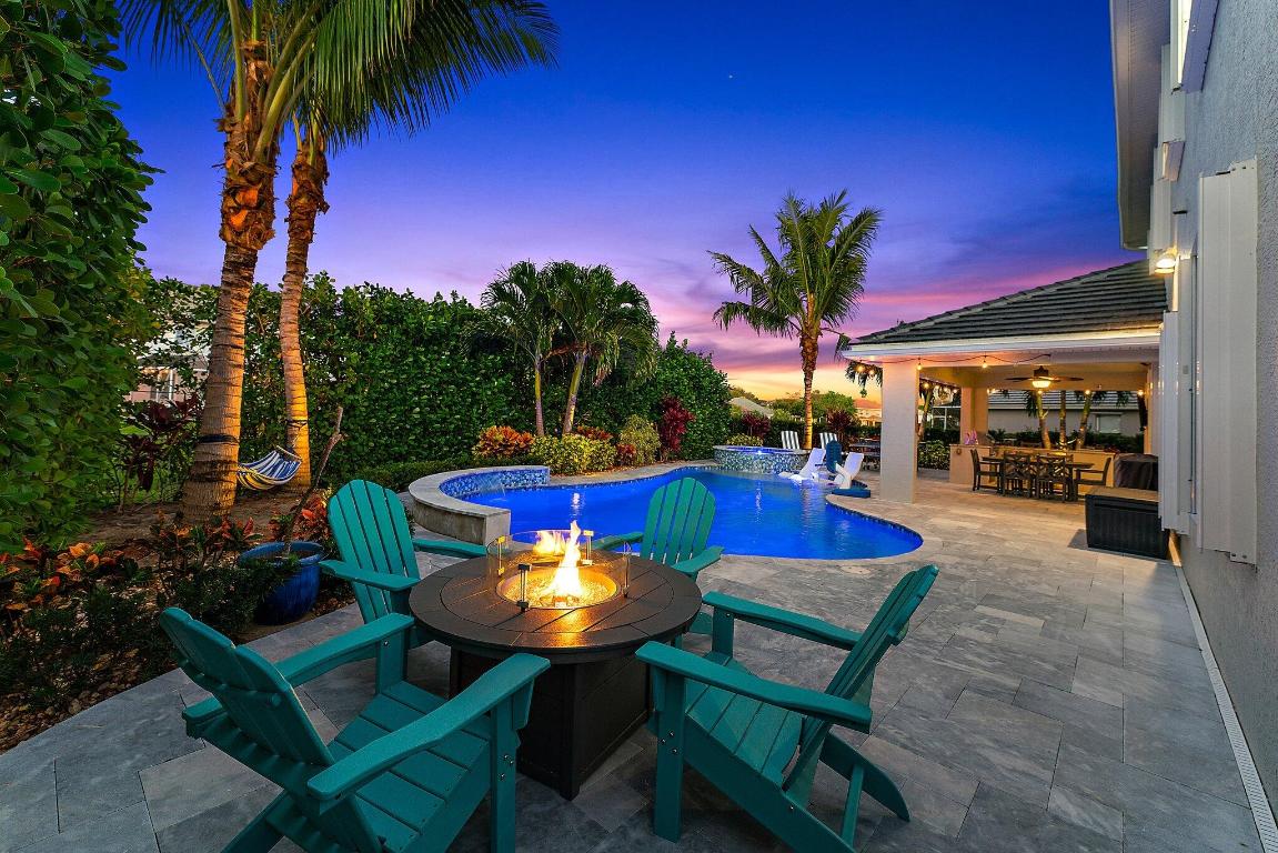 573 E Cocoplum Drive E