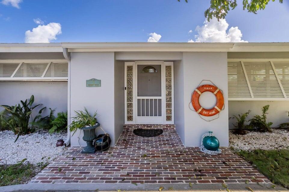 3 Leeward Circle