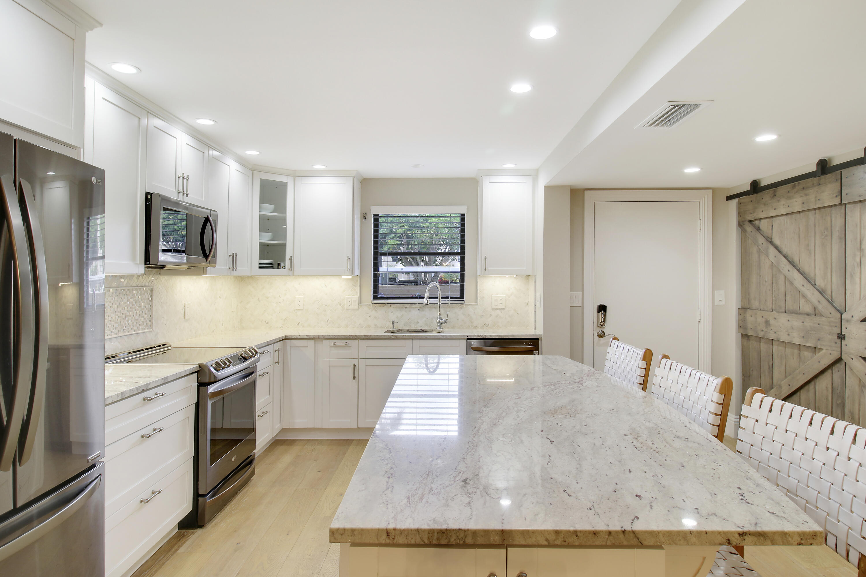 300 N Highway A1a, 106i