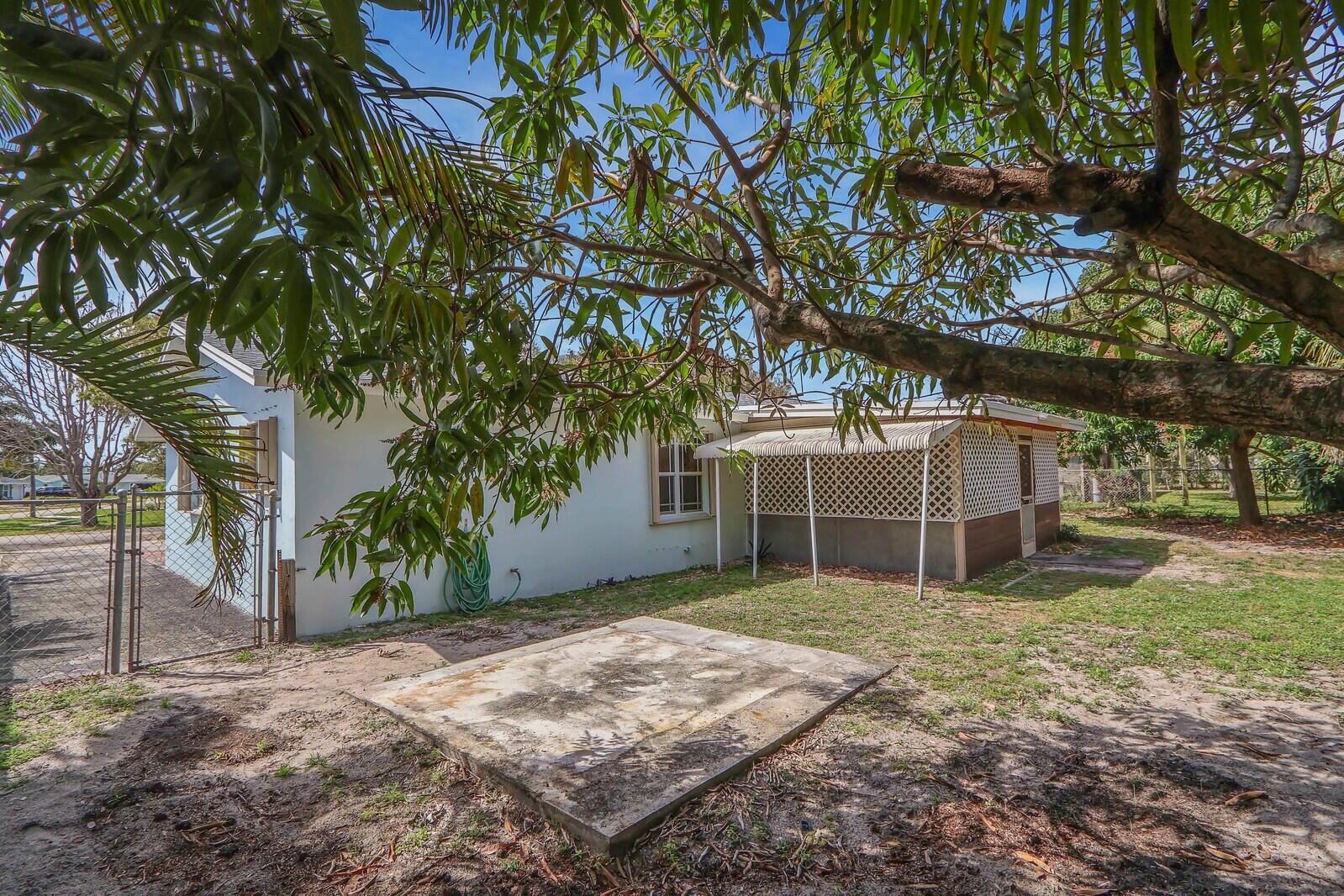 53 Willow Road