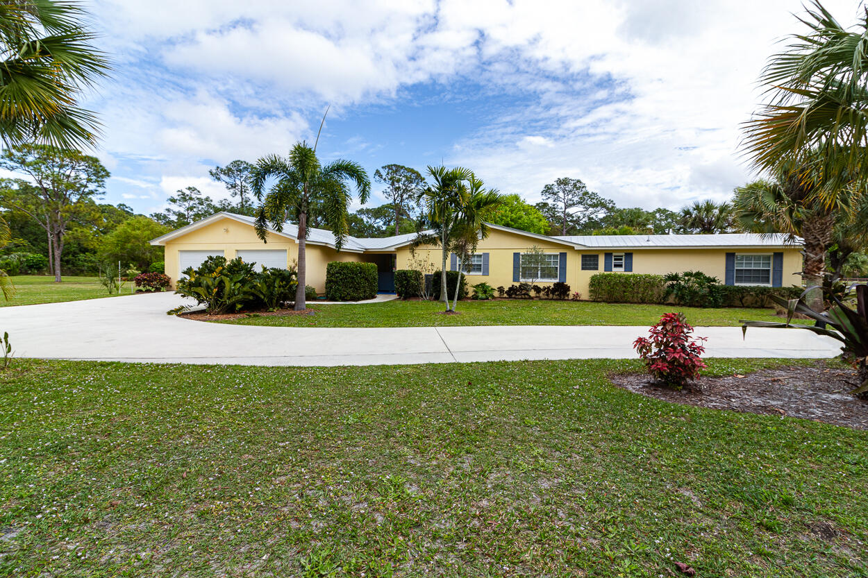 2185 SW Ranch Trail