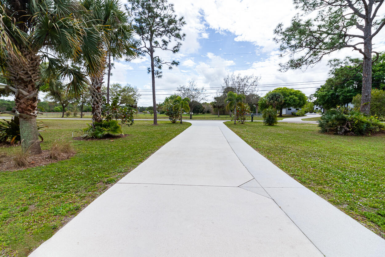 2185 SW Ranch Trail