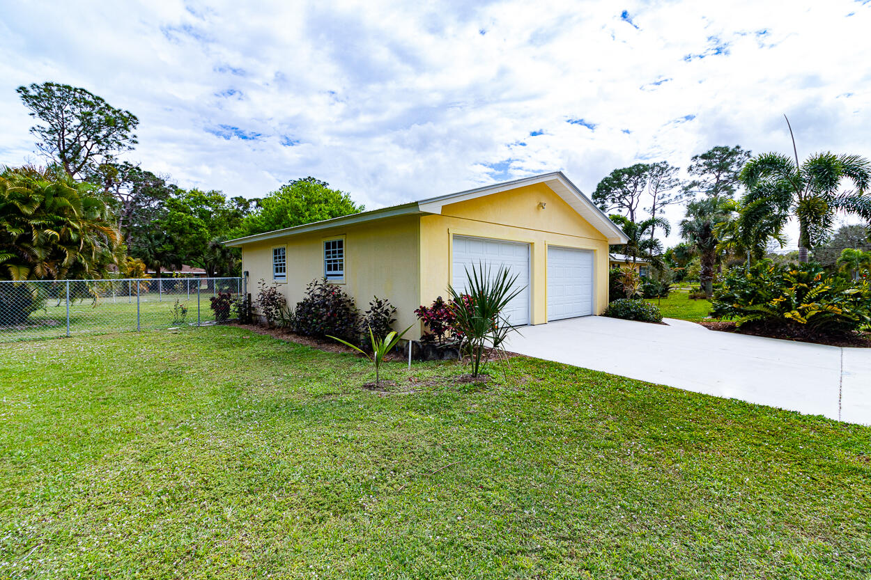 2185 SW Ranch Trail
