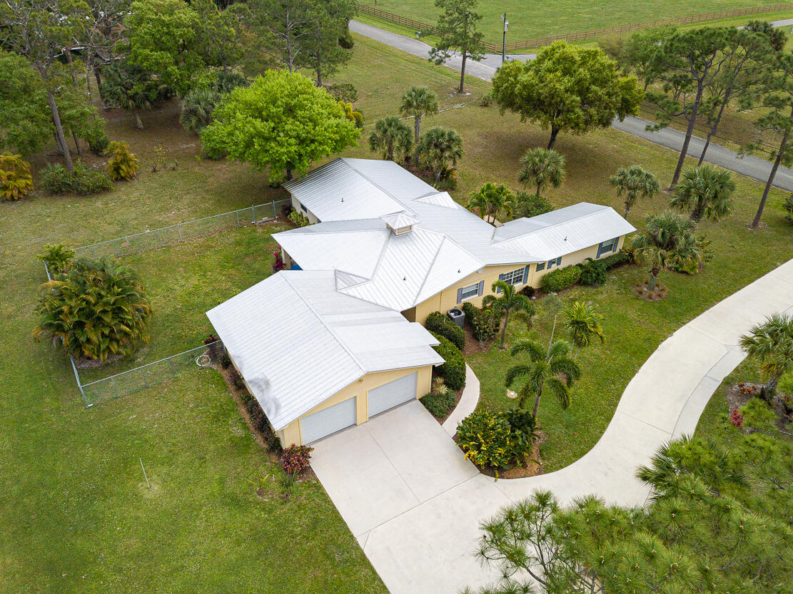 2185 SW Ranch Trail