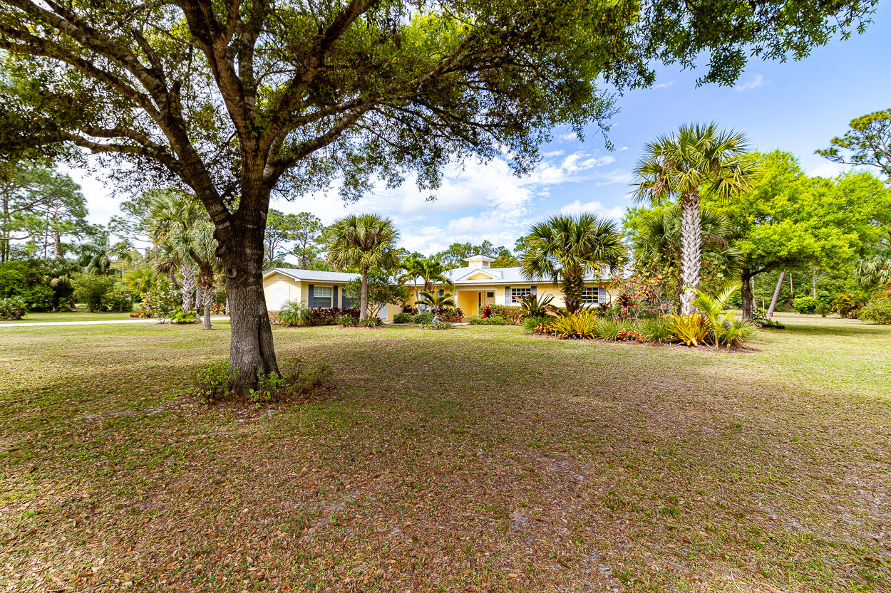 2185 SW Ranch Trail