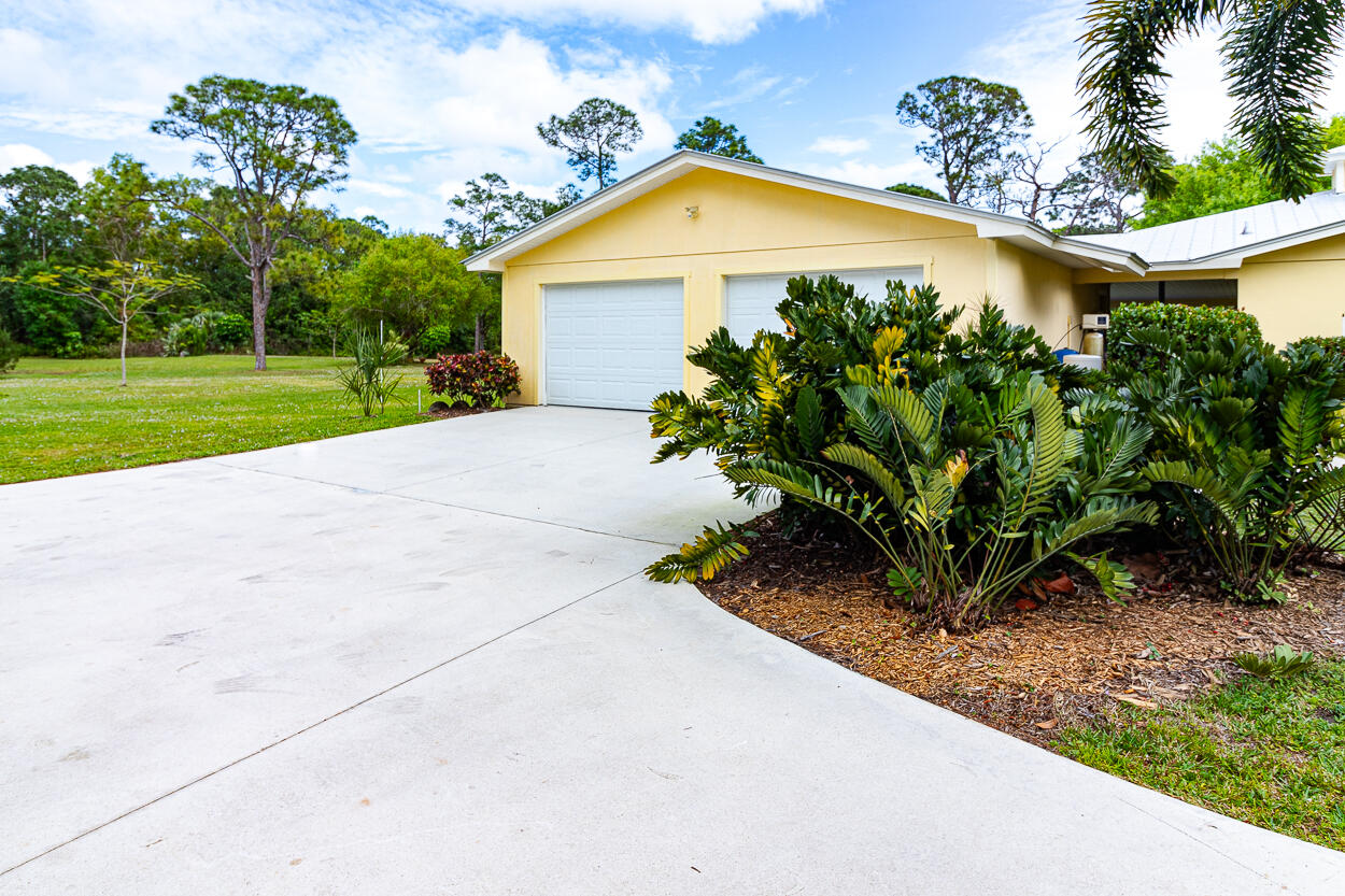 2185 SW Ranch Trail