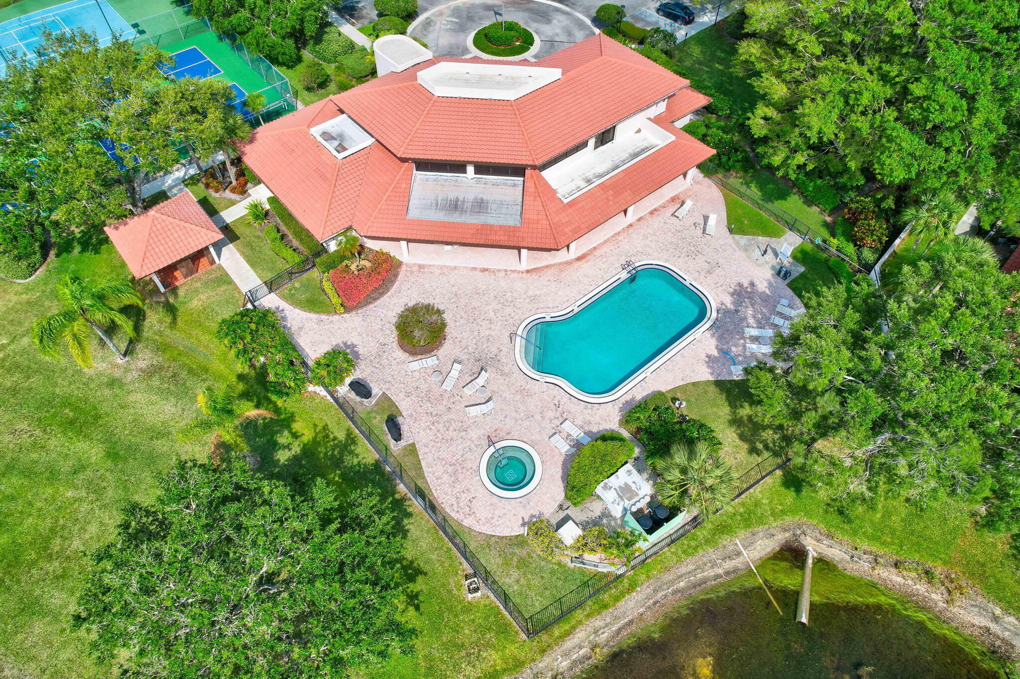 6060 SE Martinique Drive Bld 8 Apt 202