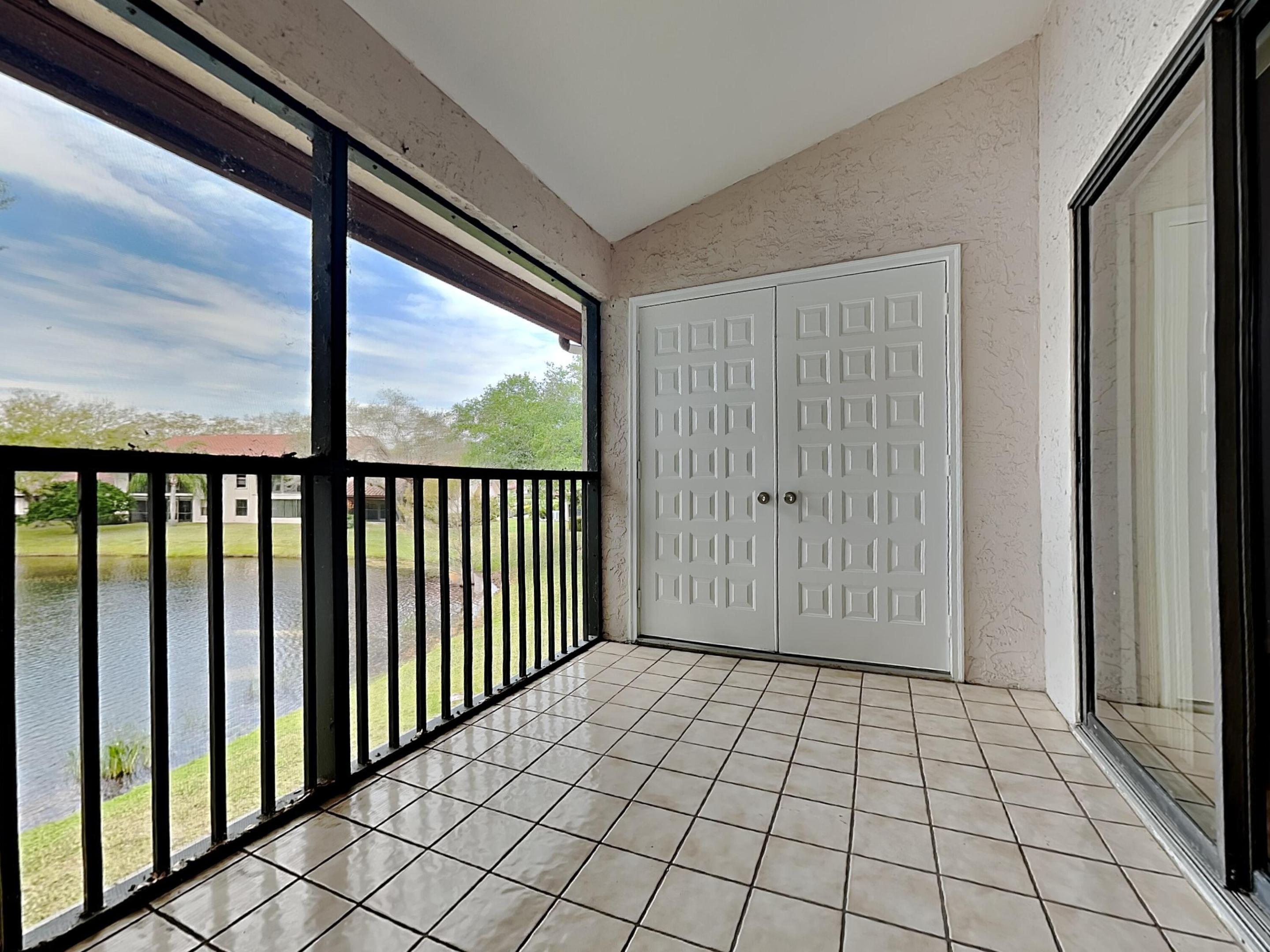 6060 SE Martinique Drive Bld 8 Apt 202