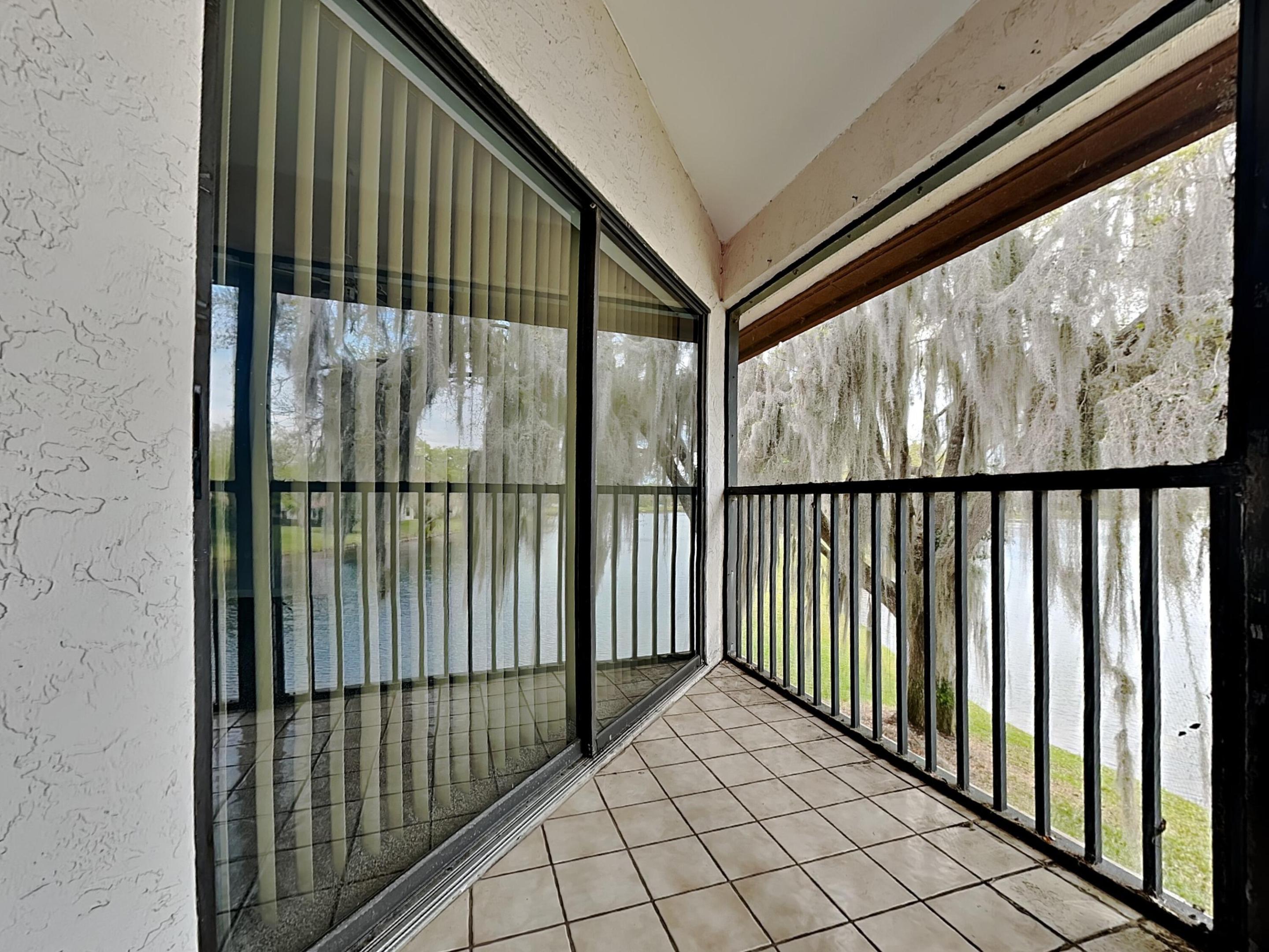 6060 SE Martinique Drive Bld 8 Apt 202