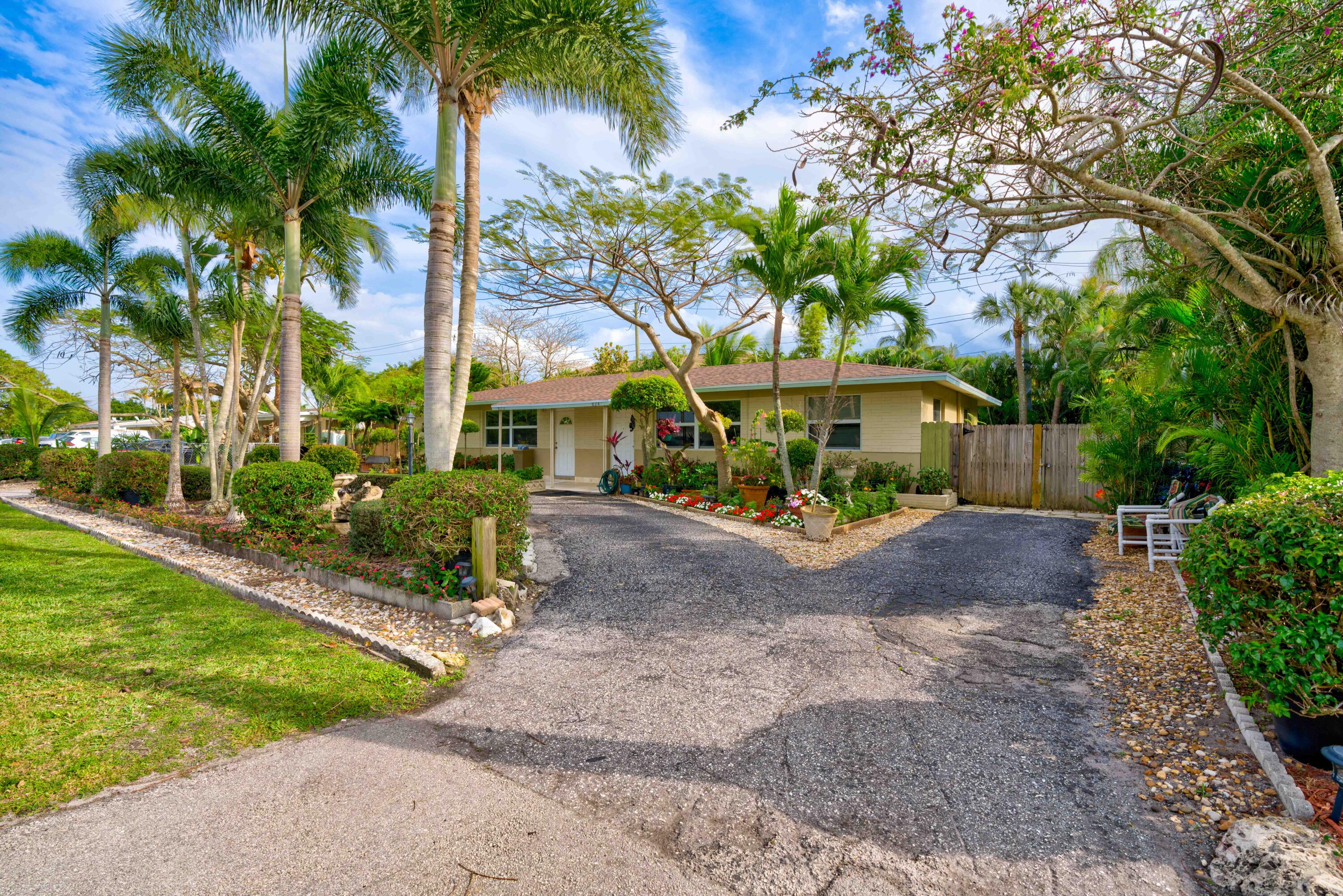 822 S Southview Drive S