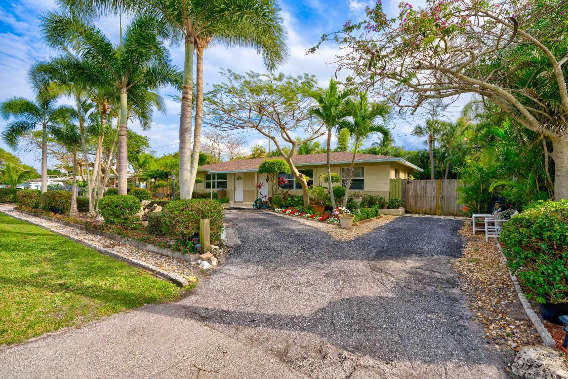 822 S Southview Drive S