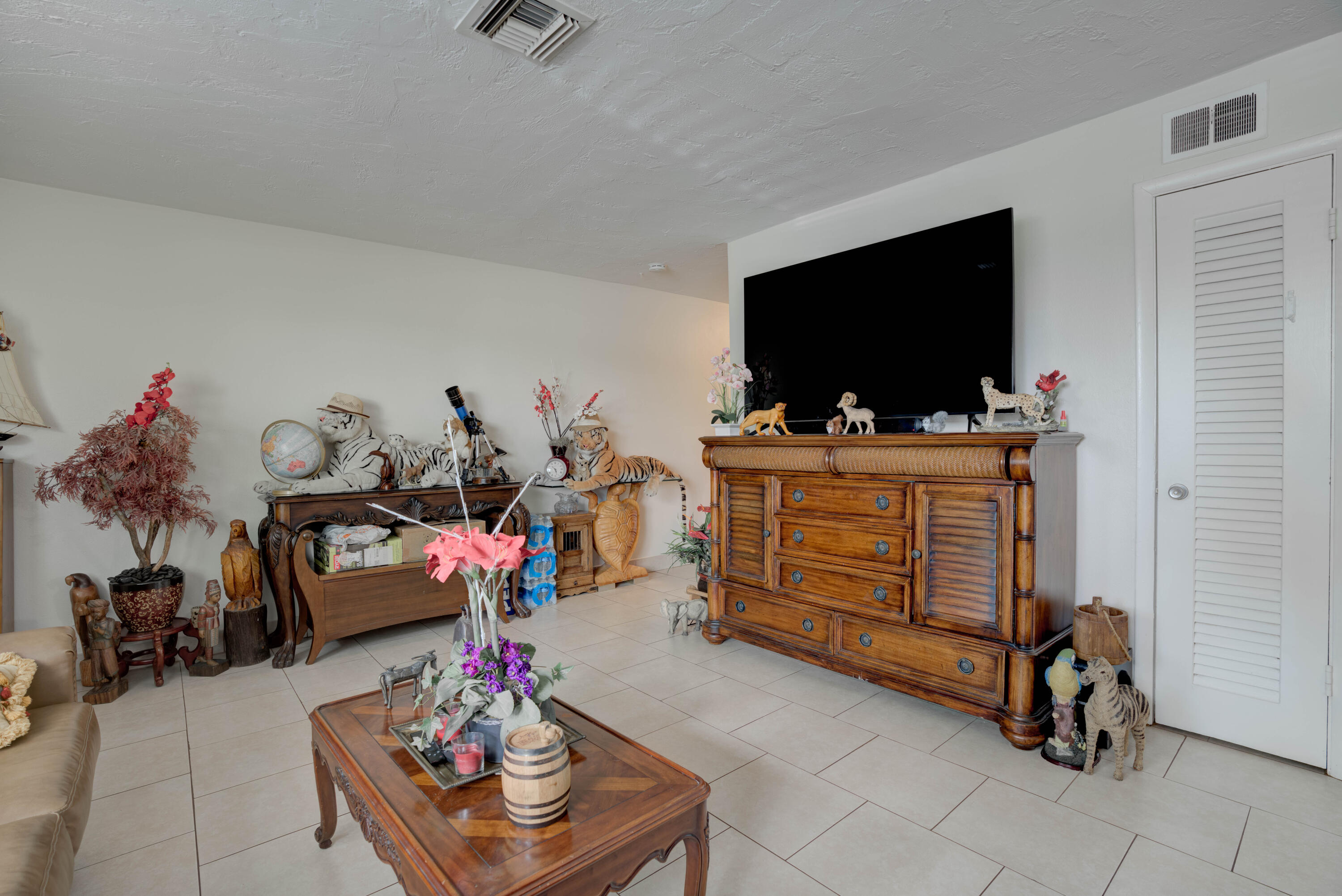 822 S Southview Drive S