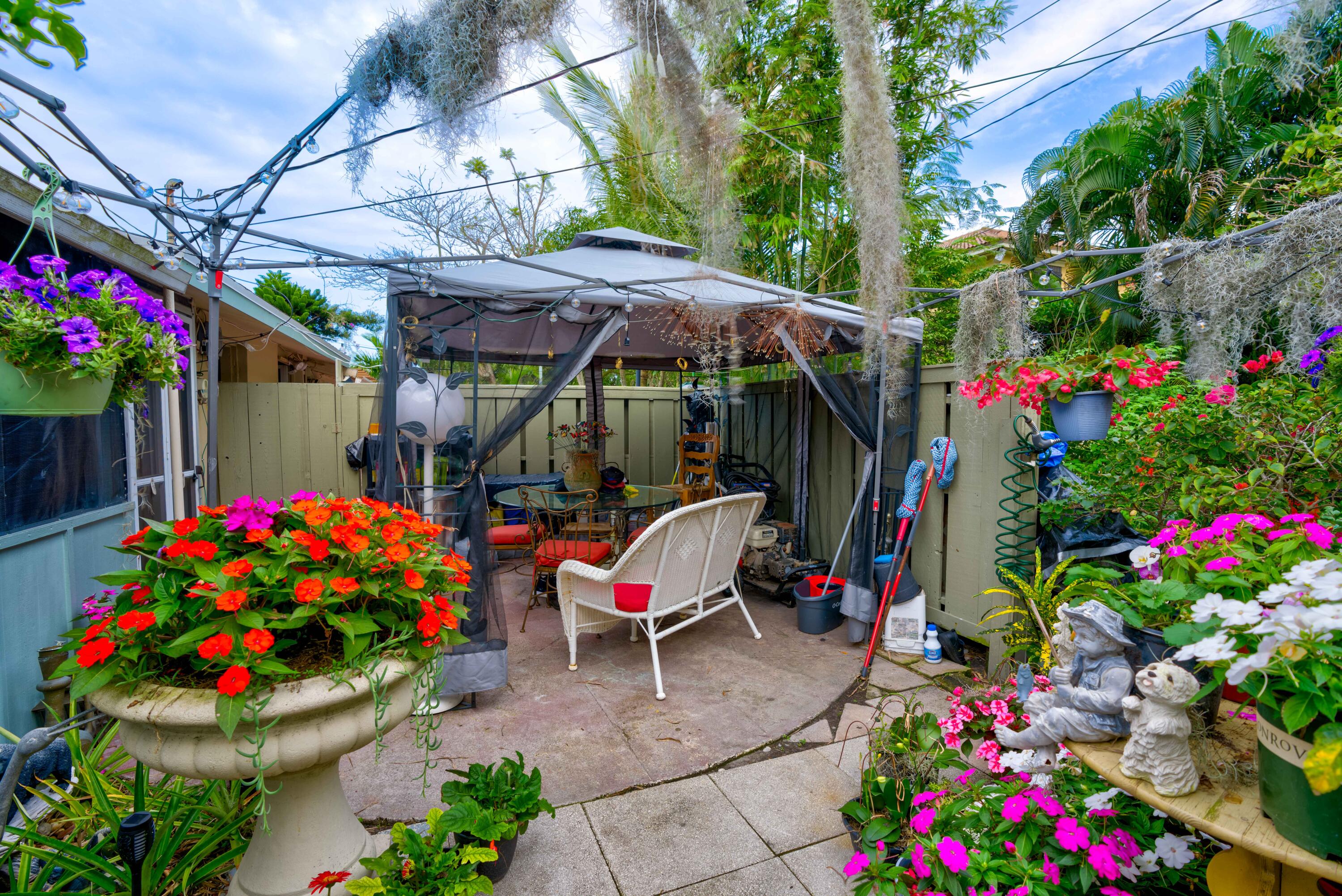 822 S Southview Drive S