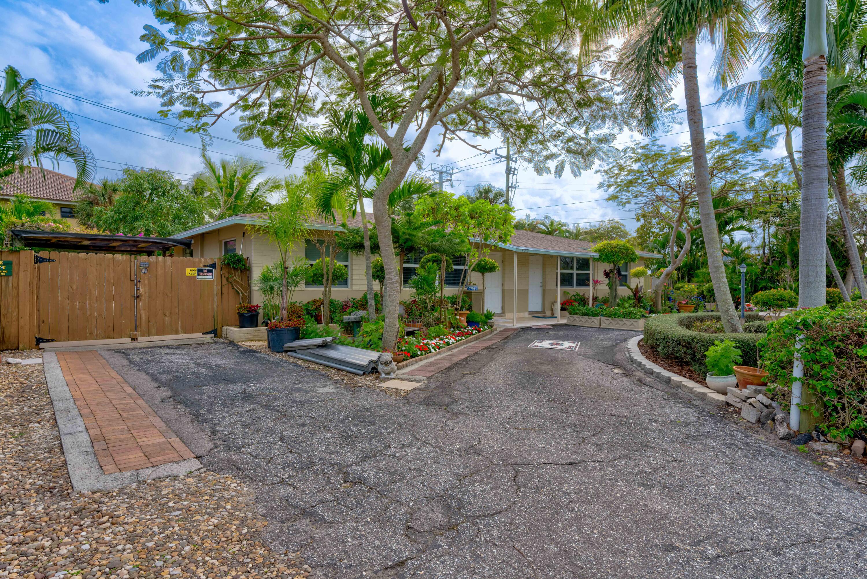 822 S Southview Drive S