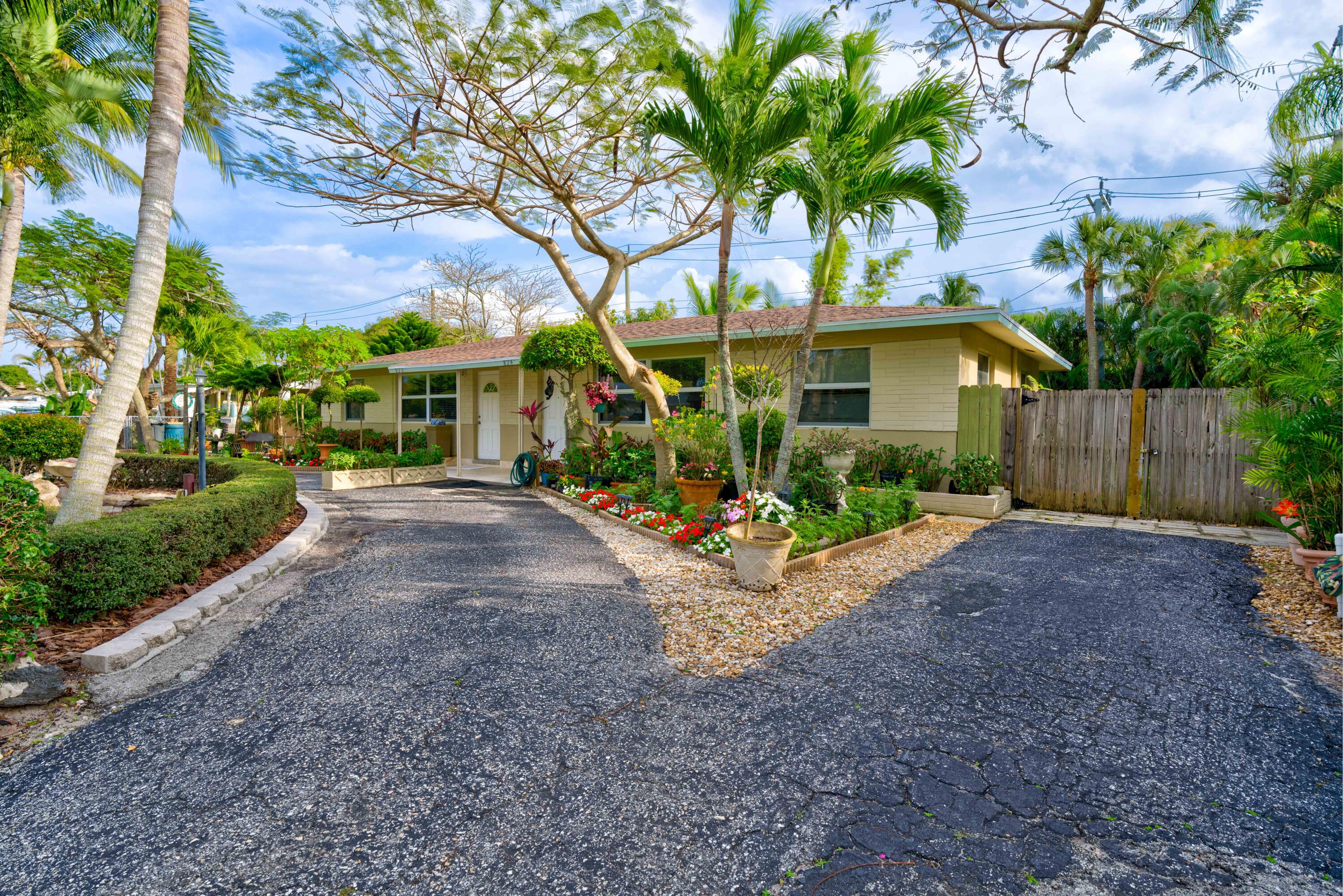 822 S Southview Drive S