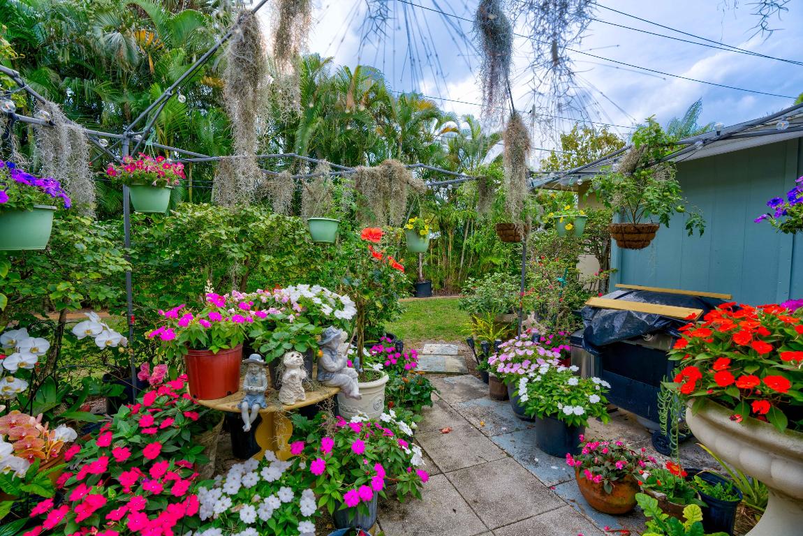 822 S Southview Drive S