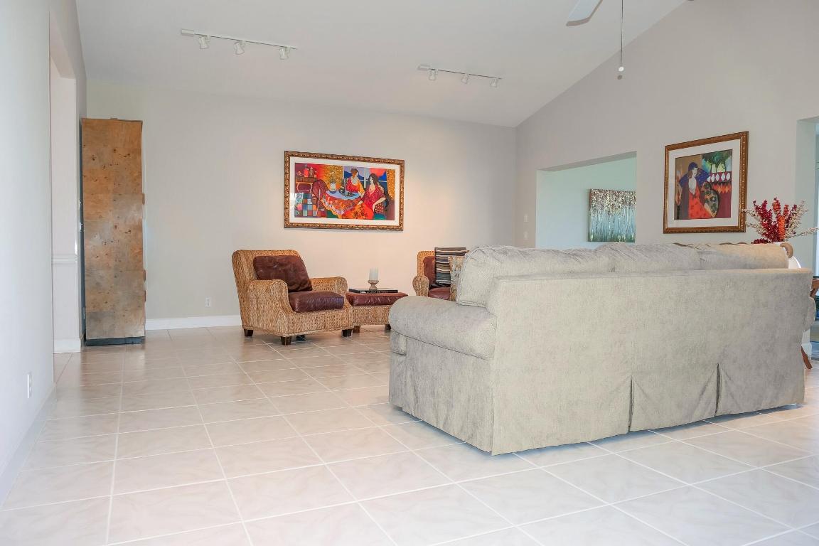 2328 SW Longwood Drive