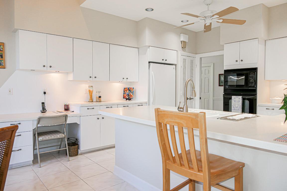 2328 SW Longwood Drive