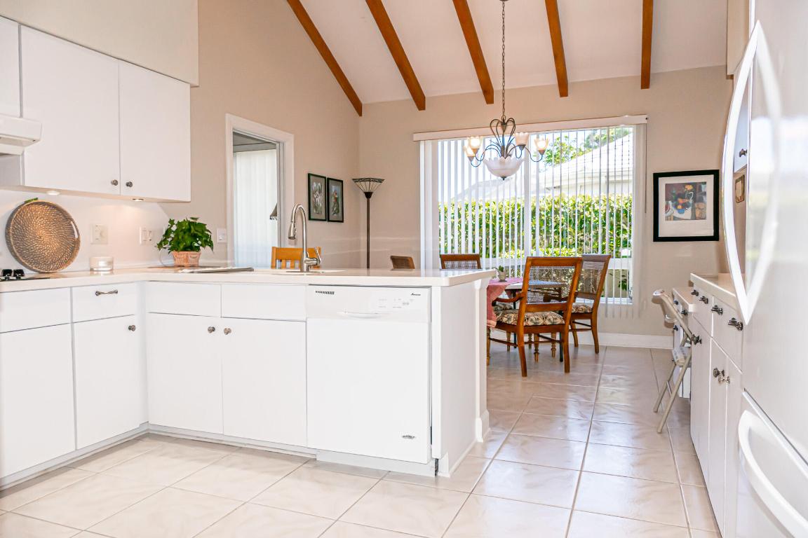 2328 SW Longwood Drive