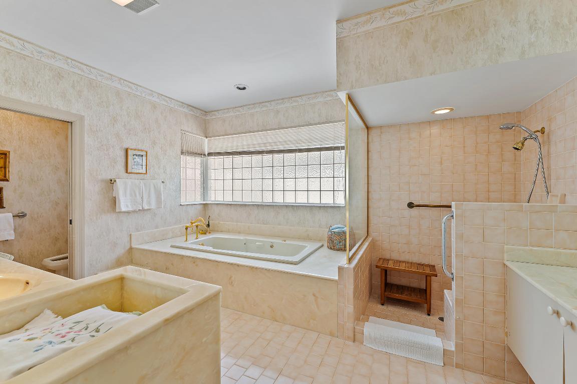 2328 SW Longwood Drive