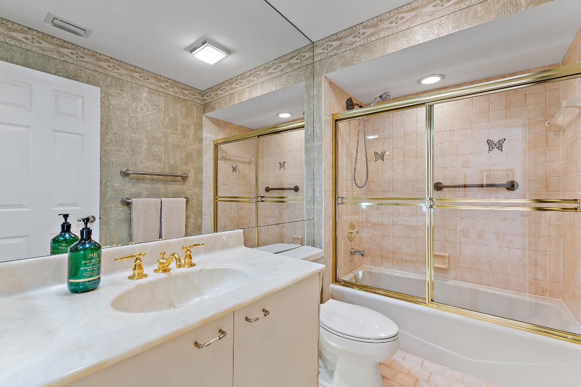 2328 SW Longwood Drive