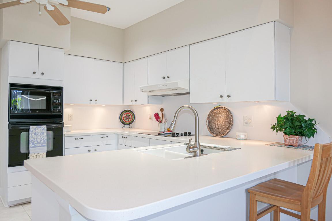 2328 SW Longwood Drive