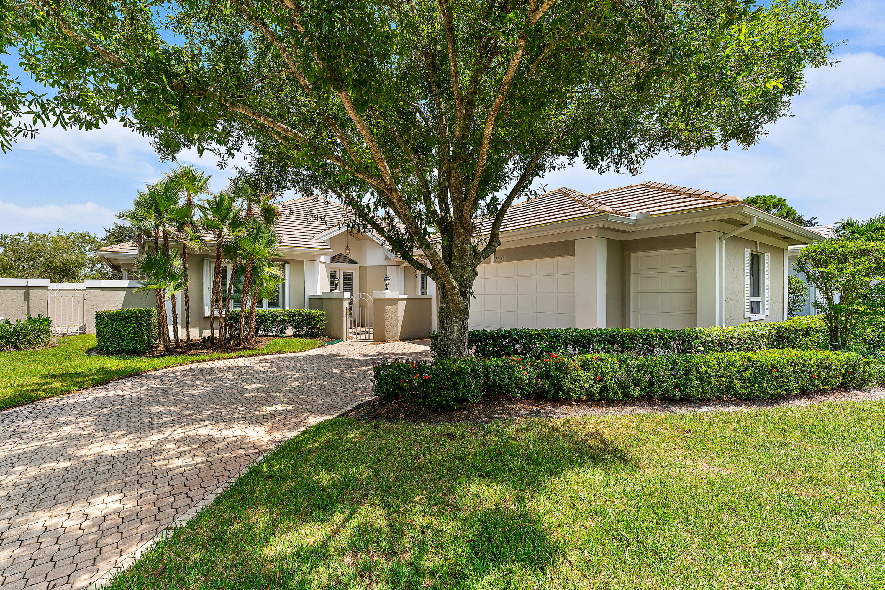 2328 SW Longwood Drive