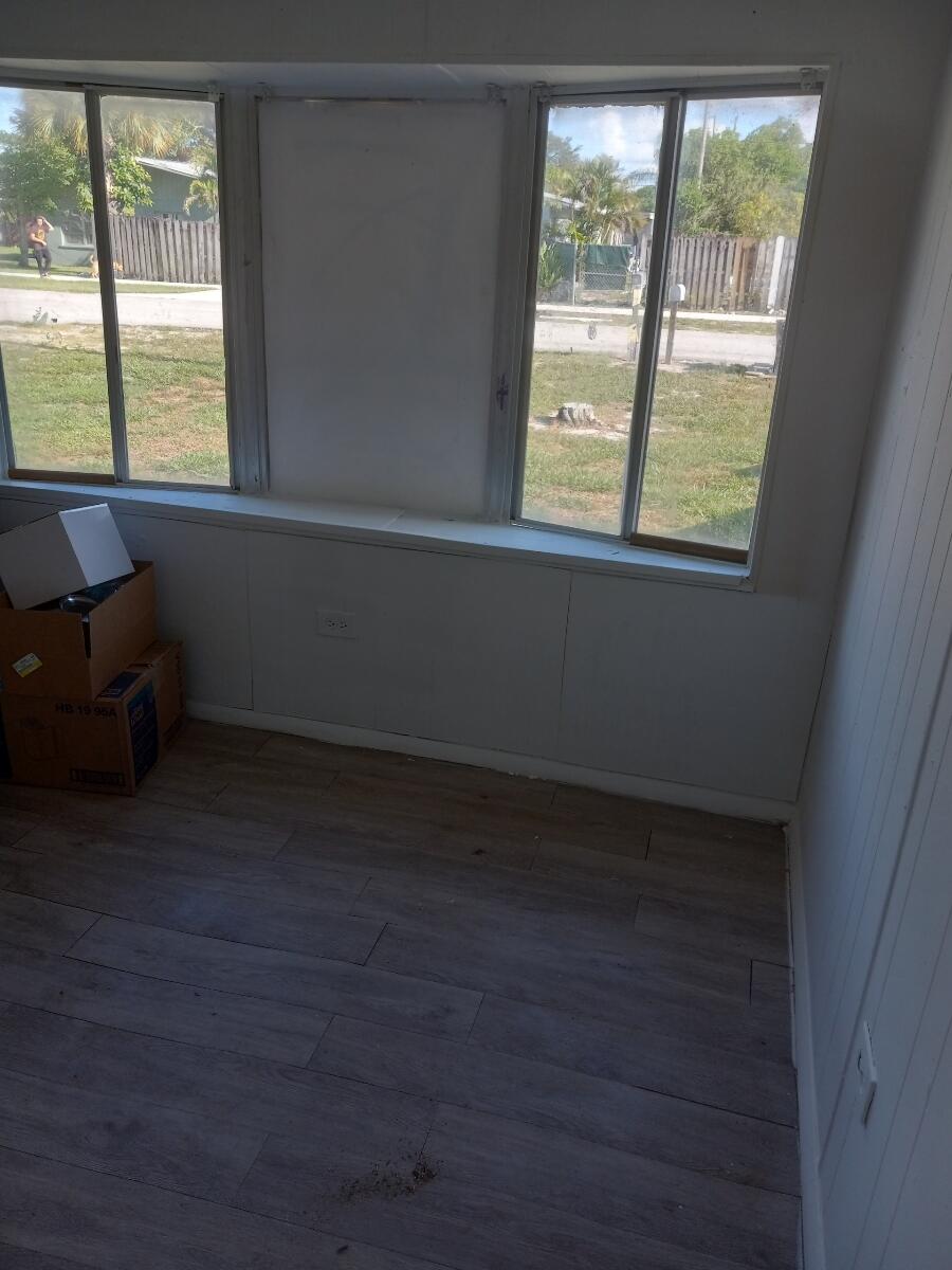 1155 NE Railroad Street