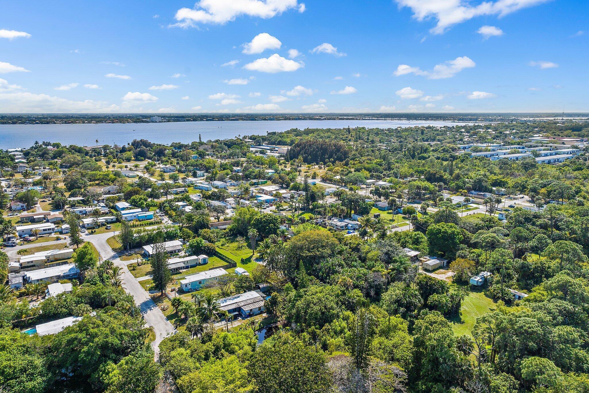 1105 NE Railroad Street