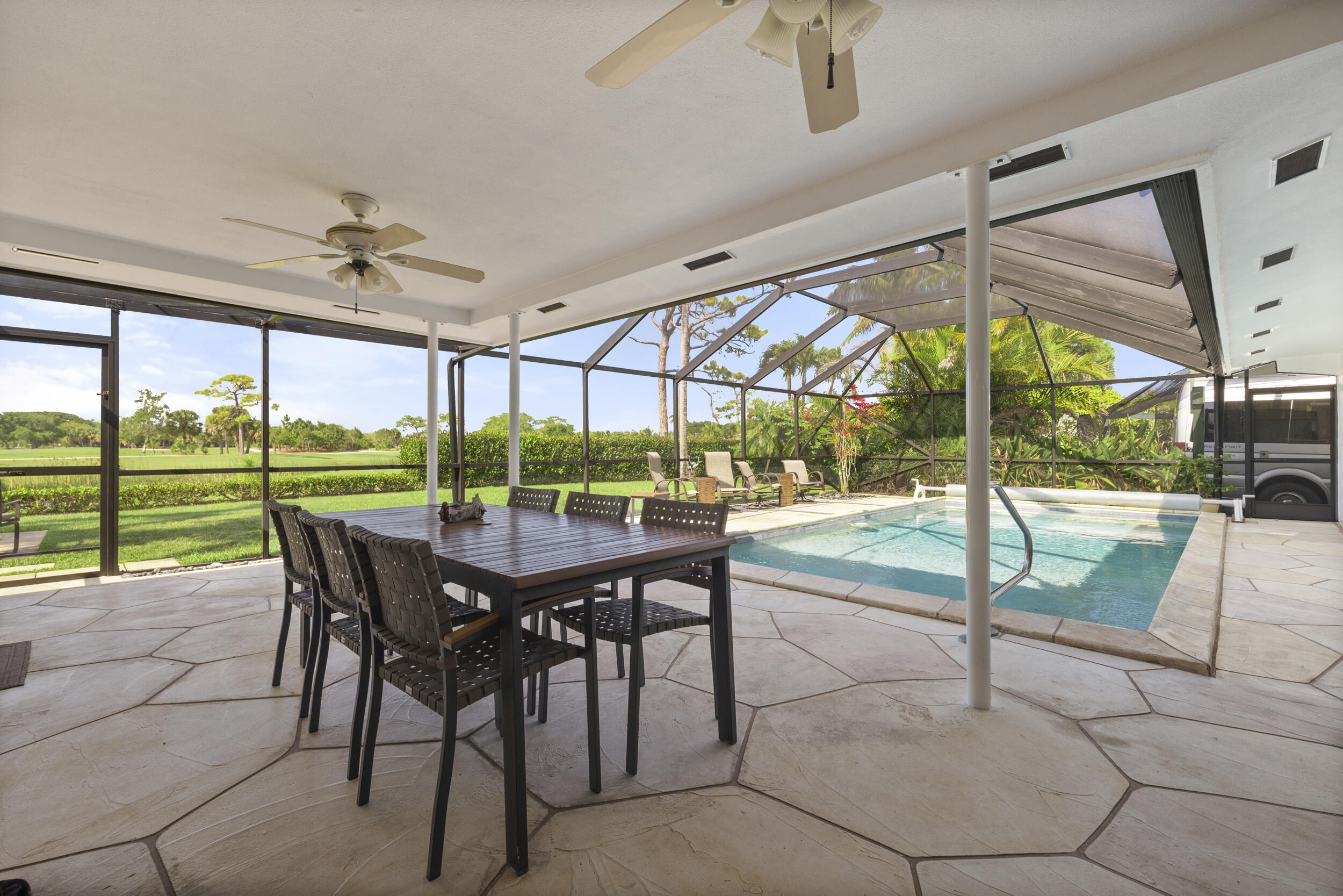 15 Palmetto Way