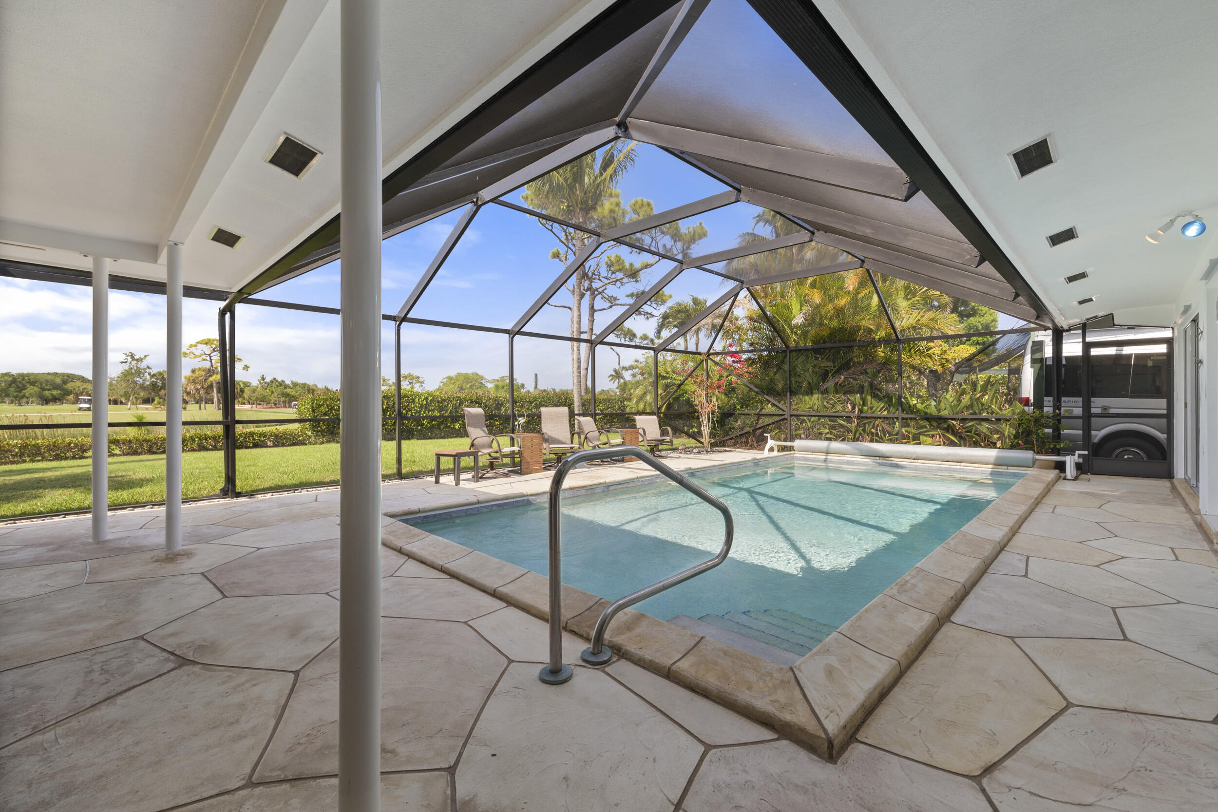 15 Palmetto Way