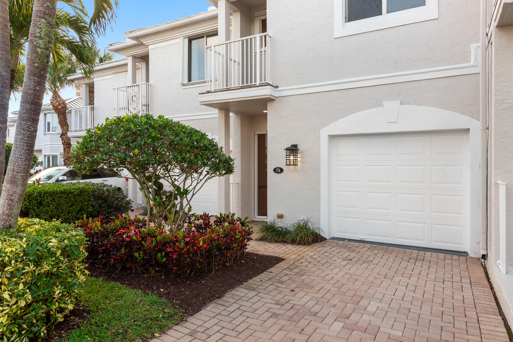 774 Seaview Drive