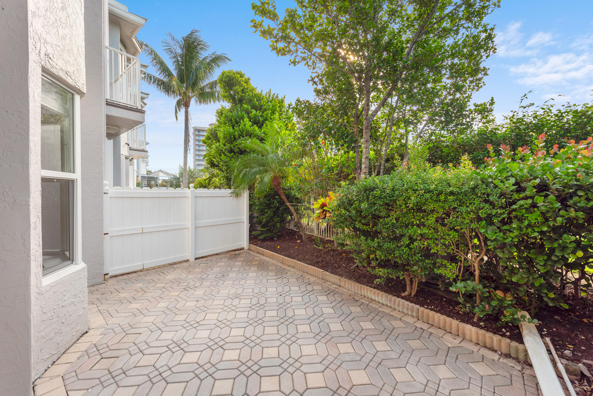 774 Seaview Drive