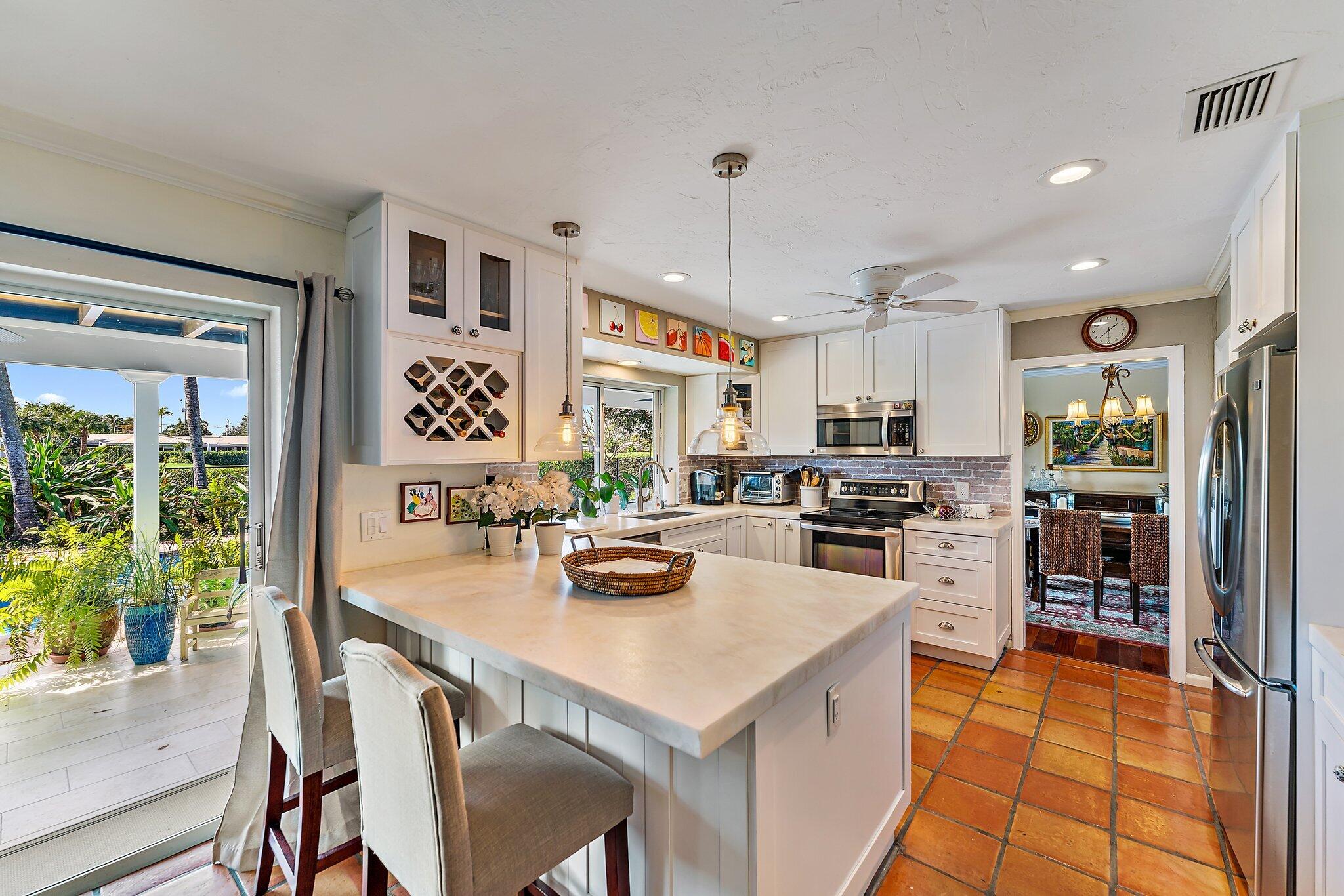 75 Fairview W