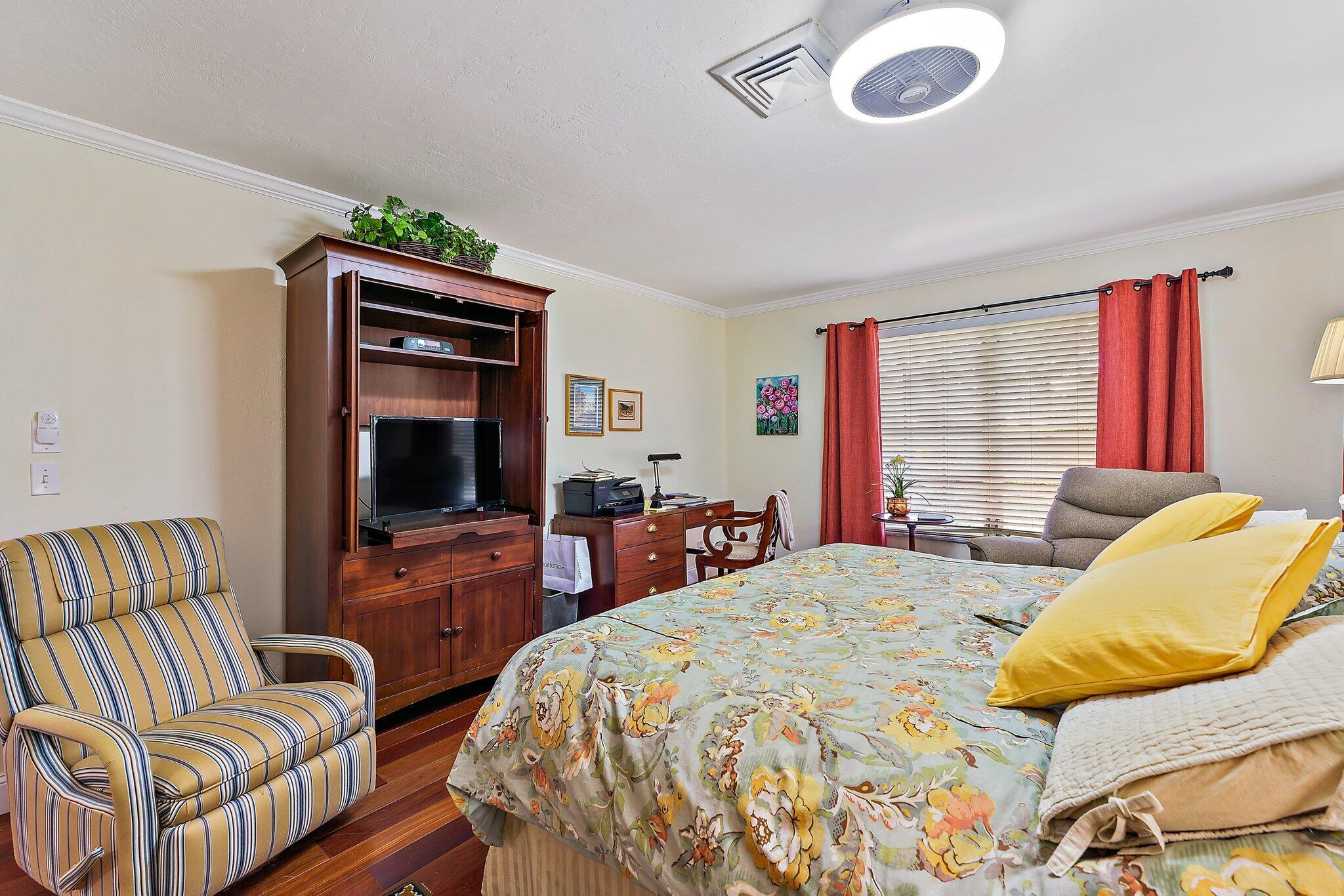 75 Fairview W