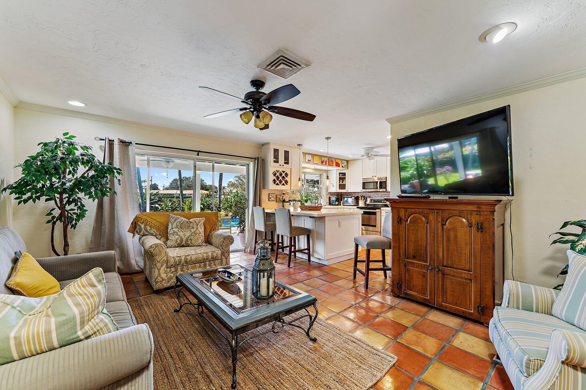 75 Fairview W