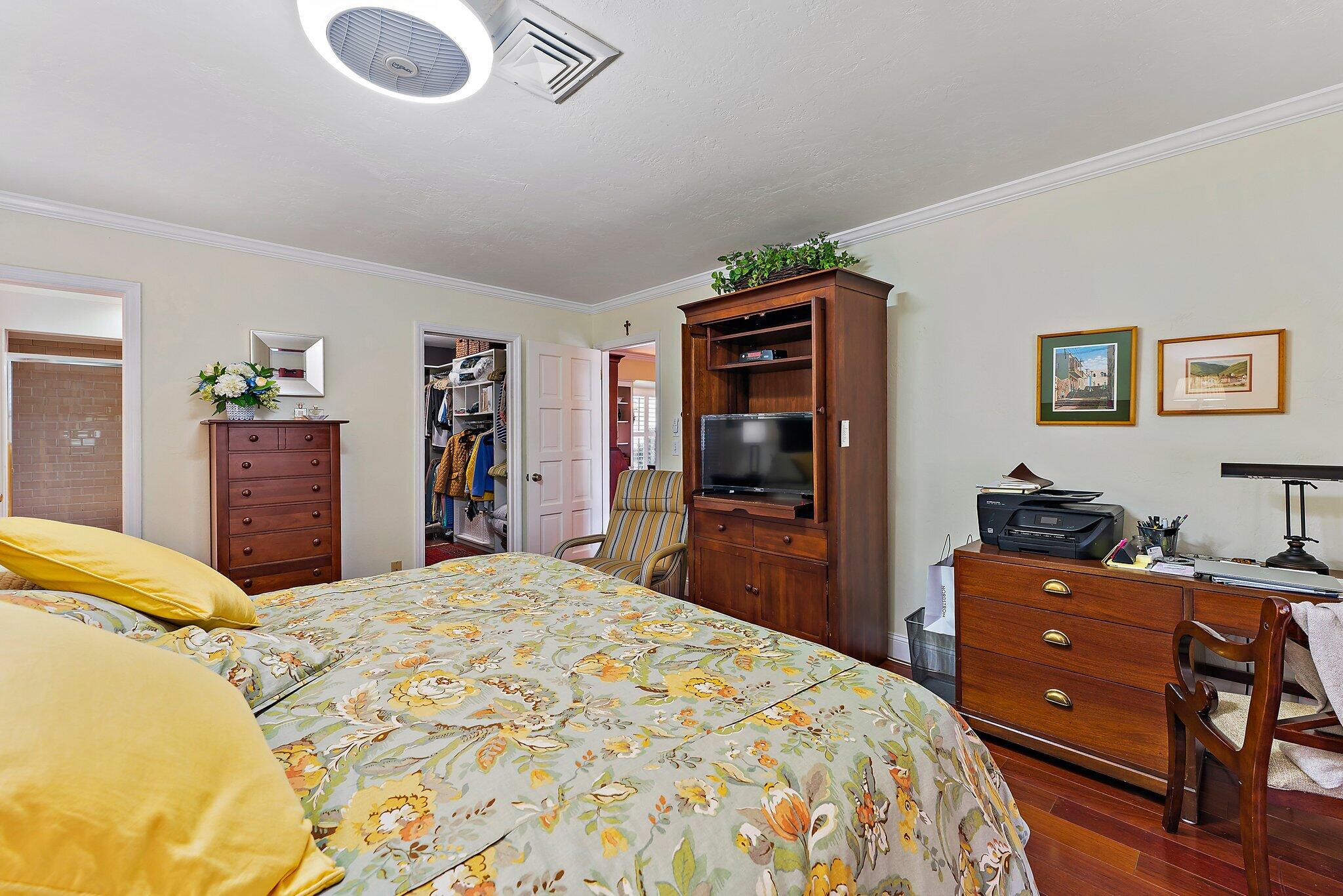 75 Fairview W