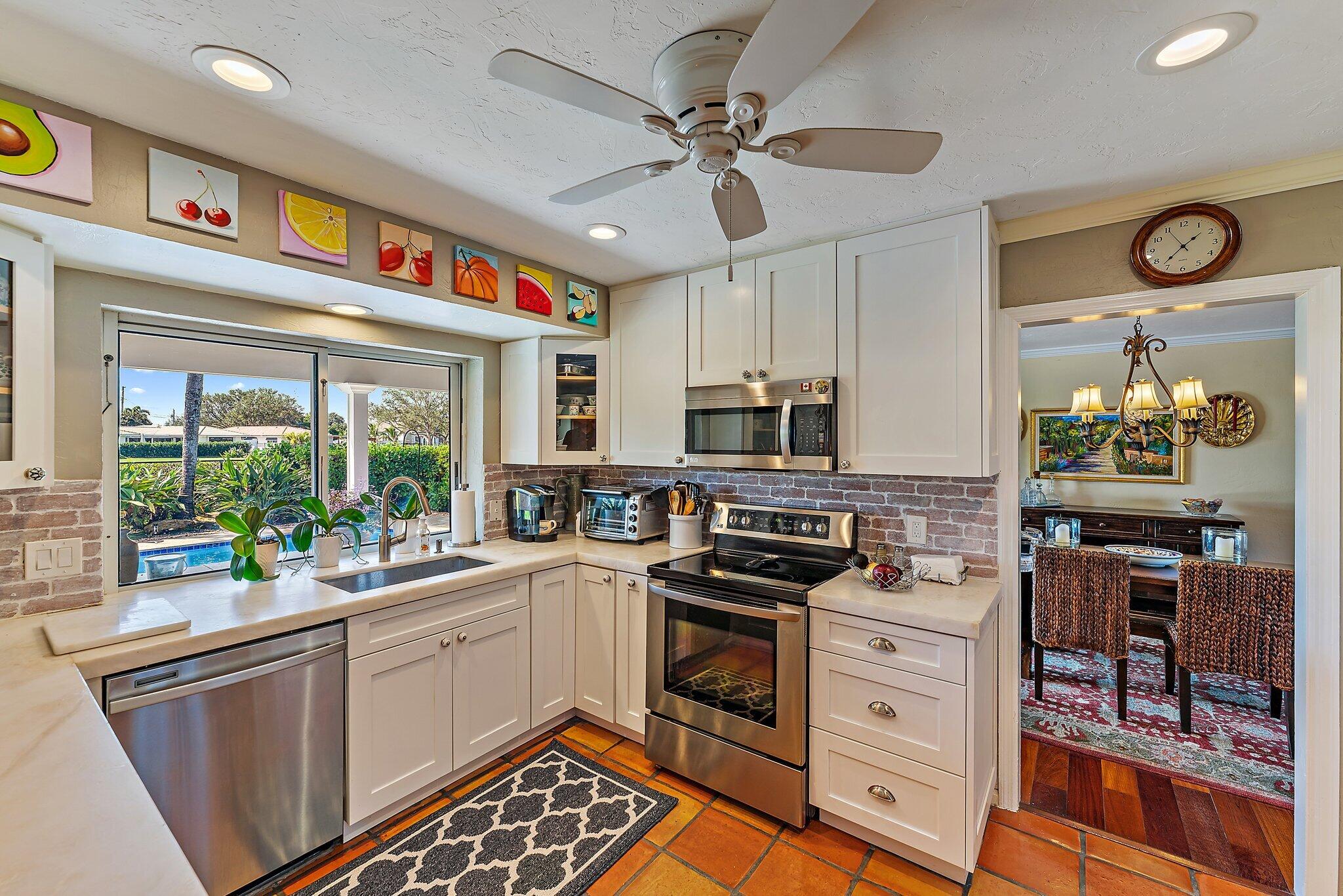 75 Fairview W