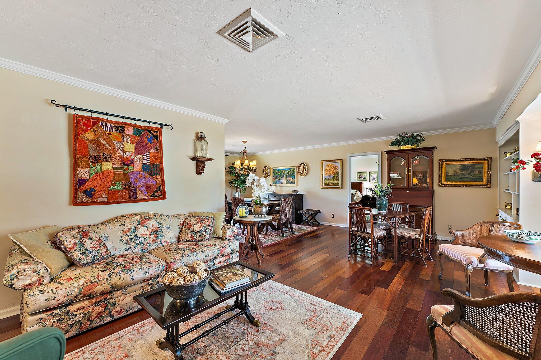 75 Fairview W