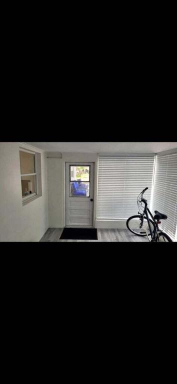 8255 SE Boxwood Lane