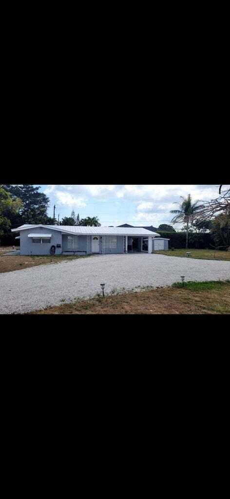 8255 SE Boxwood Lane