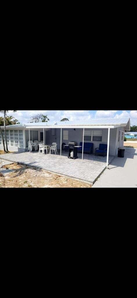 8255 SE Boxwood Lane